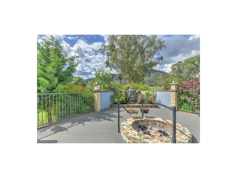 124 Elizabeth Drive, Tamworth NSW 2340