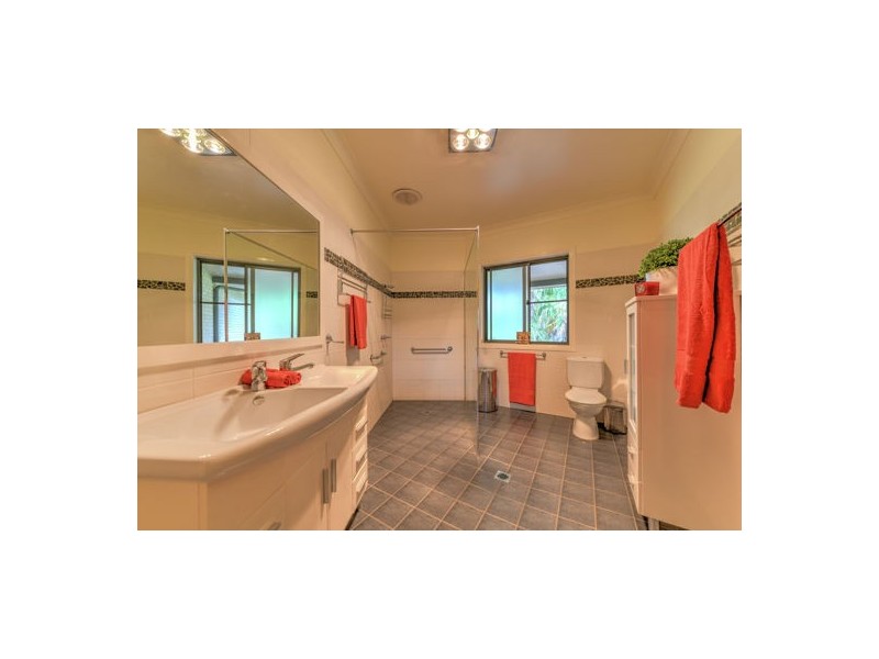 124 Elizabeth Drive, Tamworth NSW 2340