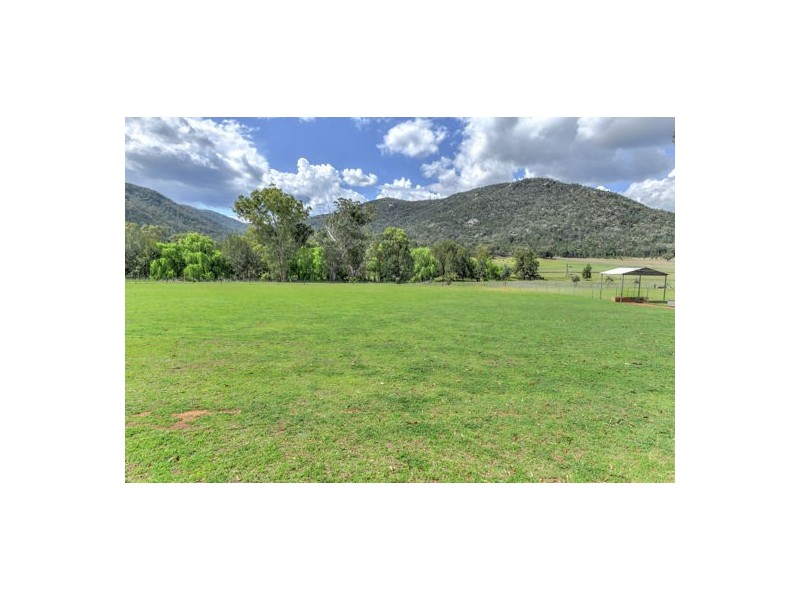 124 Elizabeth Drive, Tamworth NSW 2340