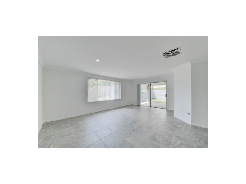 1 Scarborough Close, Tamworth NSW 2340