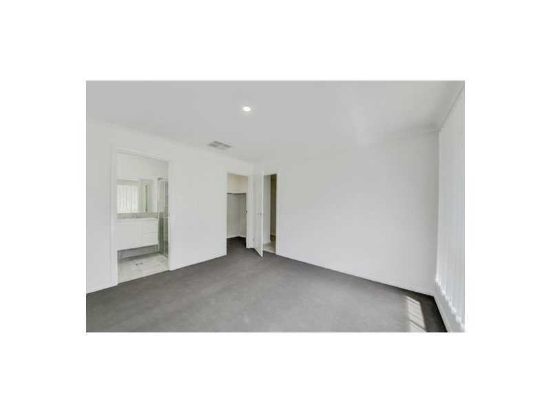 1 Scarborough Close, Tamworth NSW 2340