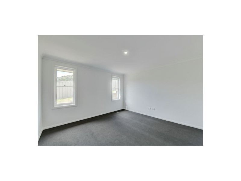 1 Scarborough Close, Tamworth NSW 2340