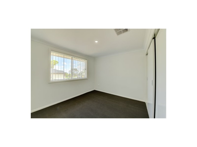 1 Scarborough Close, Tamworth NSW 2340