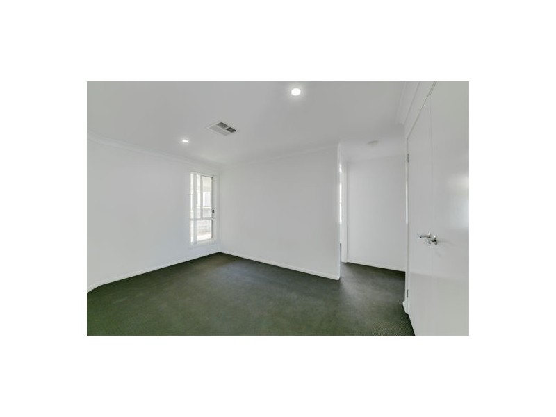 1 Scarborough Close, Tamworth NSW 2340