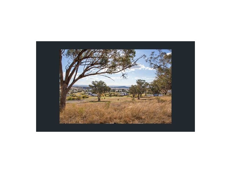 42 Flagstaff Road, Tamworth NSW 2340