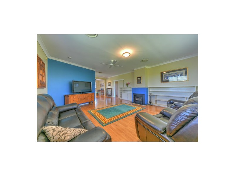 17 Regans Road, Tamworth NSW 2340