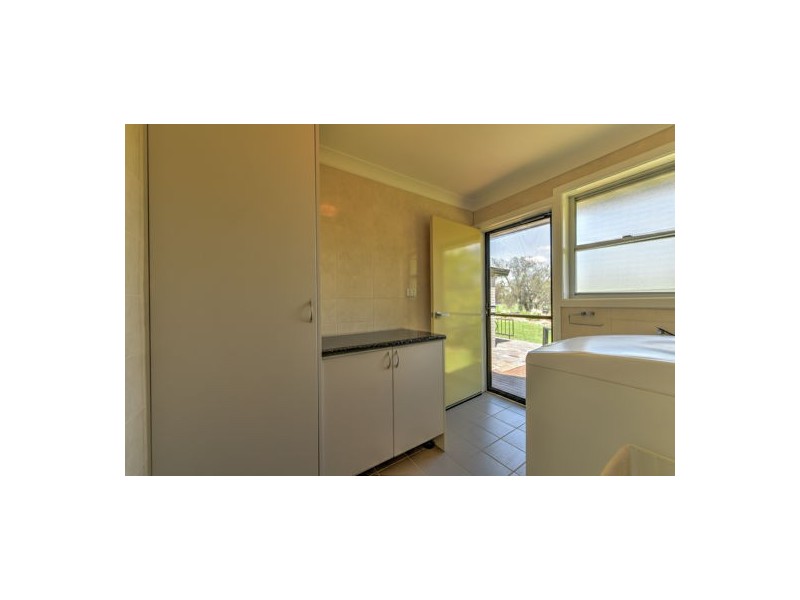 17 Regans Road, Tamworth NSW 2340