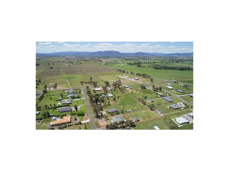 17 Regans Road, Tamworth NSW 2340