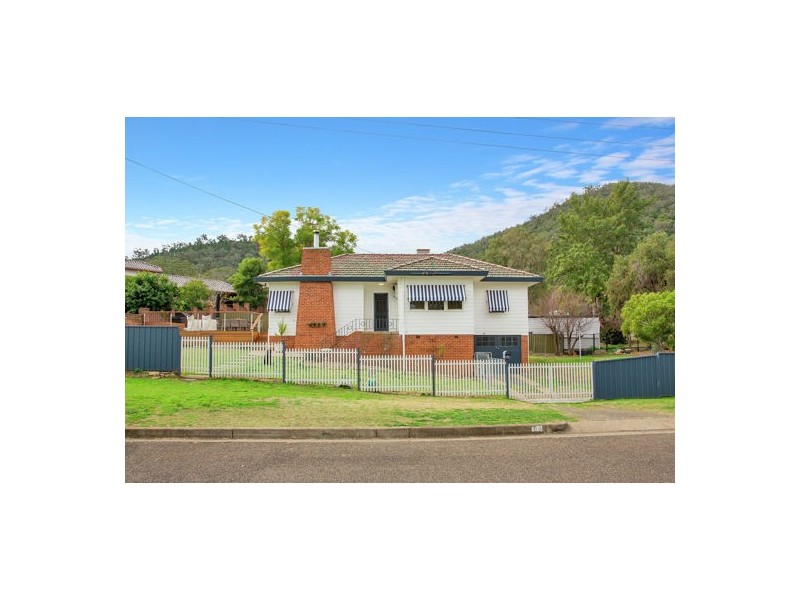 68 Raglan Street, Tamworth NSW 2340