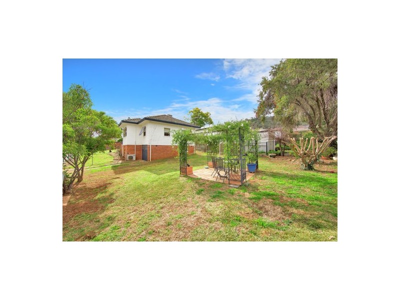 68 Raglan Street, Tamworth NSW 2340