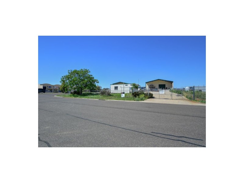 10 East West Place, Tamworth NSW 2340