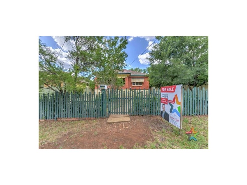 110 Upper Street, Tamworth NSW 2340