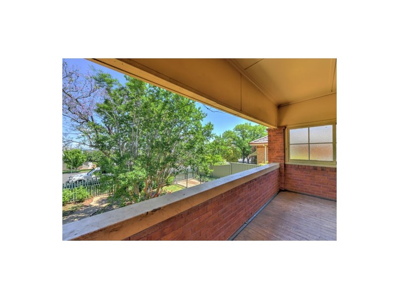 110 Upper Street, Tamworth NSW 2340