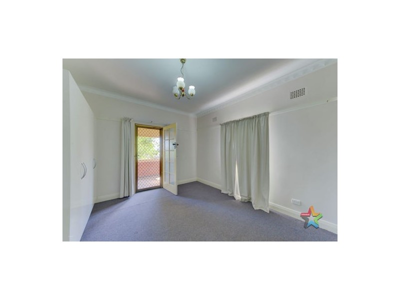 110 Upper Street, Tamworth NSW 2340