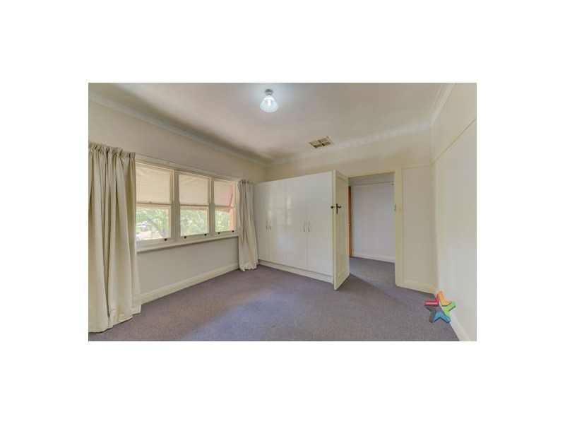 110 Upper Street, Tamworth NSW 2340