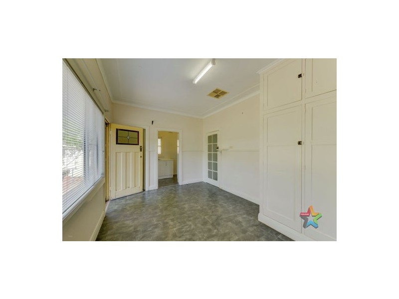 110 Upper Street, Tamworth NSW 2340