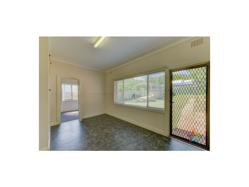 110 Upper Street, Tamworth NSW 2340