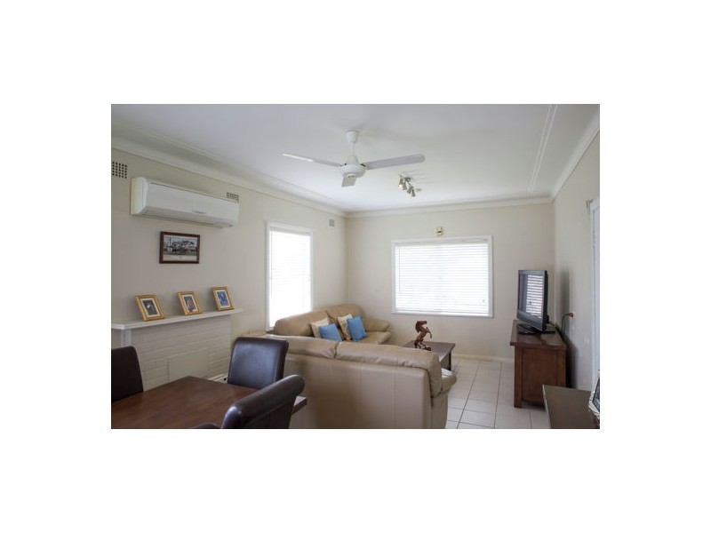 42 Yarrol Road, Tamworth NSW 2340