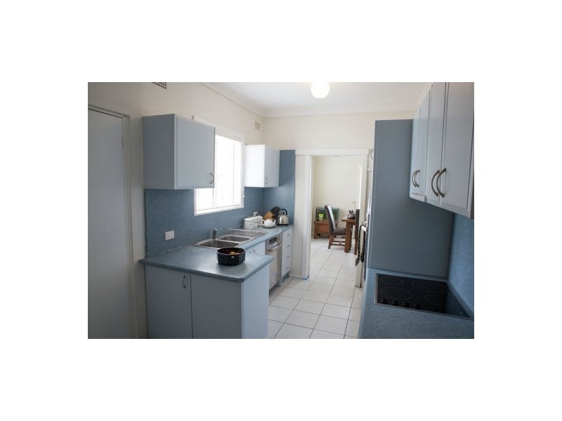 42 Yarrol Road, Tamworth NSW 2340