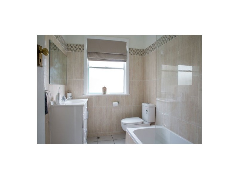 42 Yarrol Road, Tamworth NSW 2340