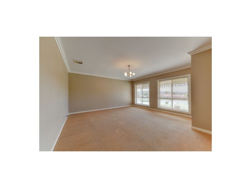 42 Campbell Road, Tamworth NSW 2340