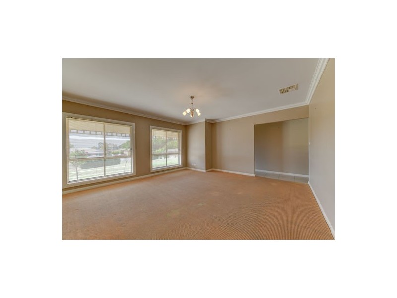 42 Campbell Road, Tamworth NSW 2340