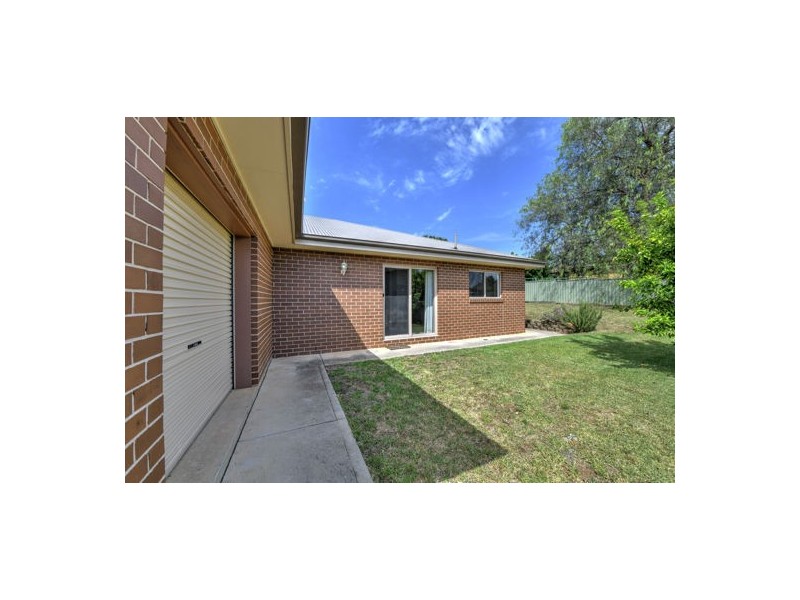 42 Campbell Road, Tamworth NSW 2340