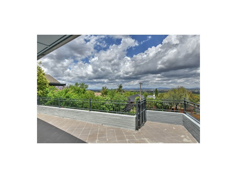 21 Golf Street, Tamworth NSW 2340