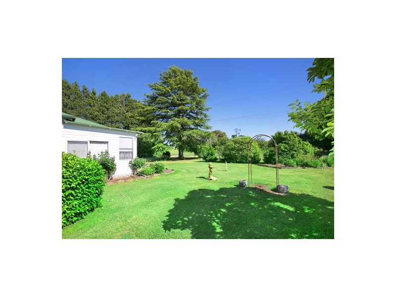 ‘Hillcrest’ 114 Black Mountain Road, Black Mountain NSW 2365