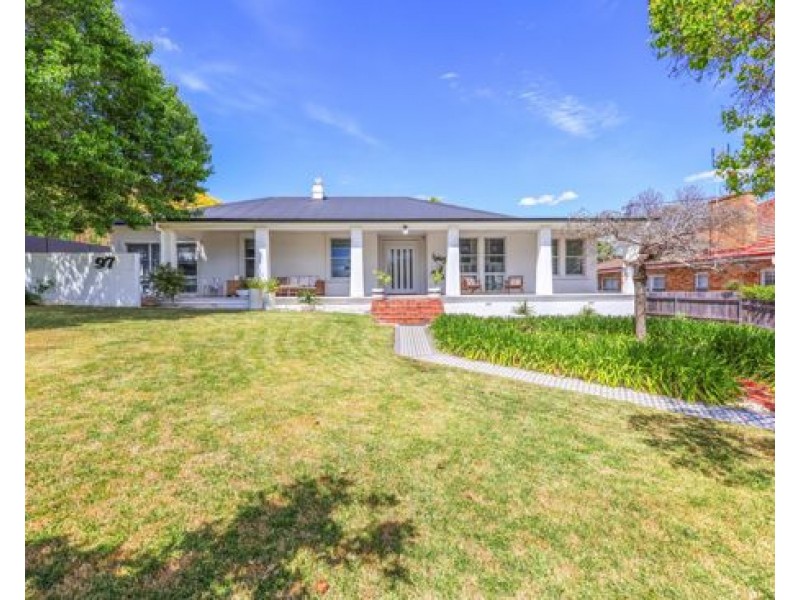 97 White Street, Tamworth NSW 2340