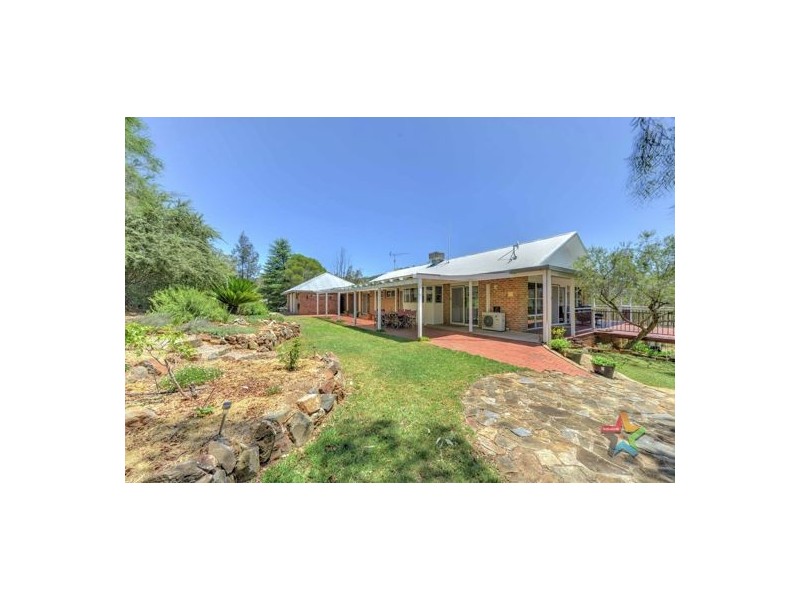 11 Woodside Chase, Tamworth NSW 2340