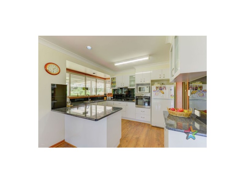 11 Woodside Chase, Tamworth NSW 2340