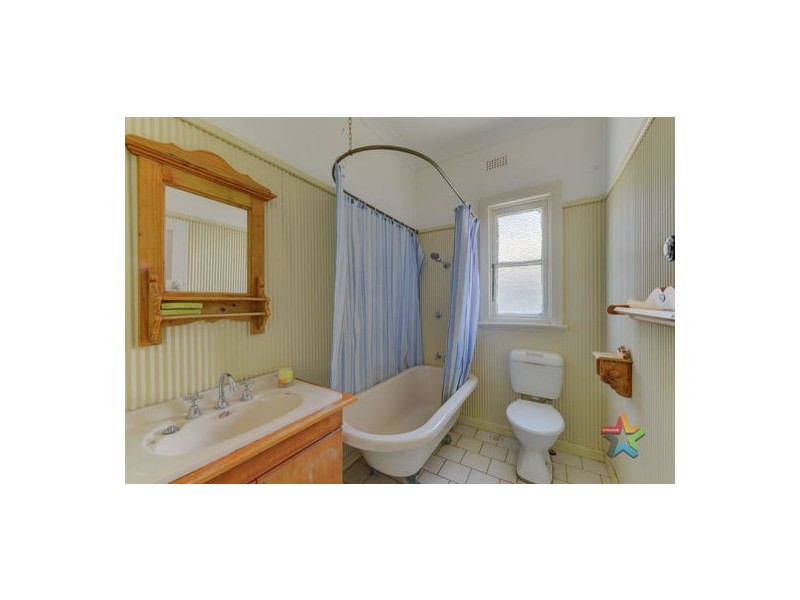 98 Rawson Avenue, Tamworth NSW 2340