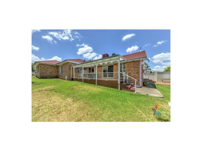 12 Moondah Close, Tamworth NSW 2340