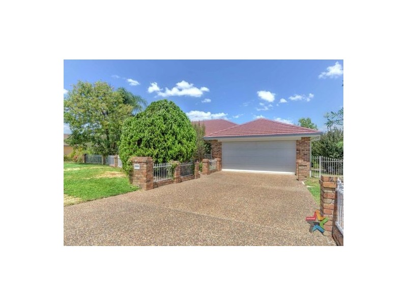 12 Moondah Close, Tamworth NSW 2340