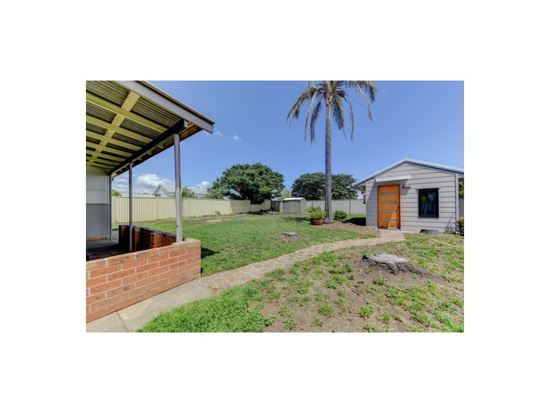 8 Hilton Street, Tamworth NSW 2340