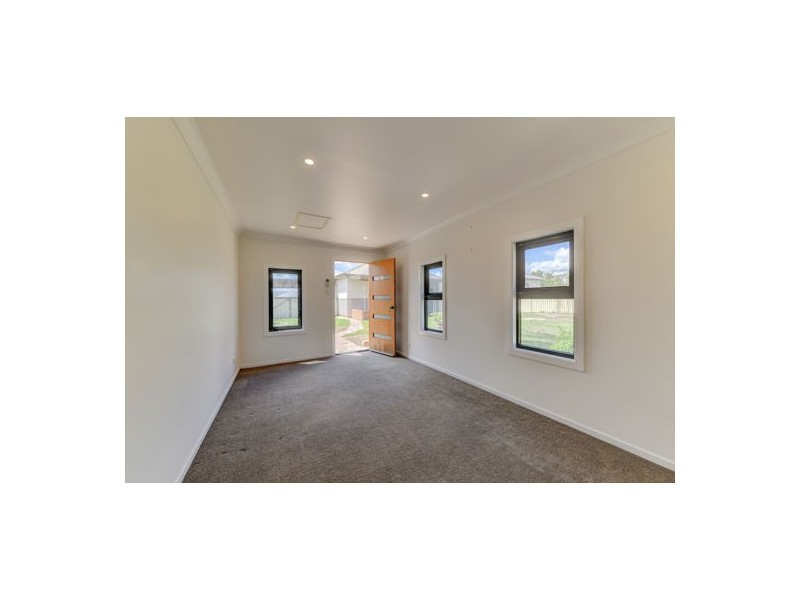 8 Hilton Street, Tamworth NSW 2340