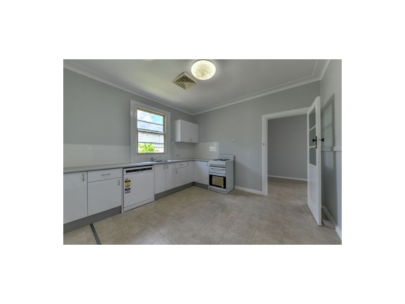 8 Hilton Street, Tamworth NSW 2340