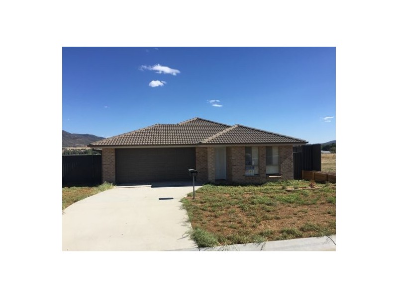 32 Reginald Drive, Tamworth NSW 2340