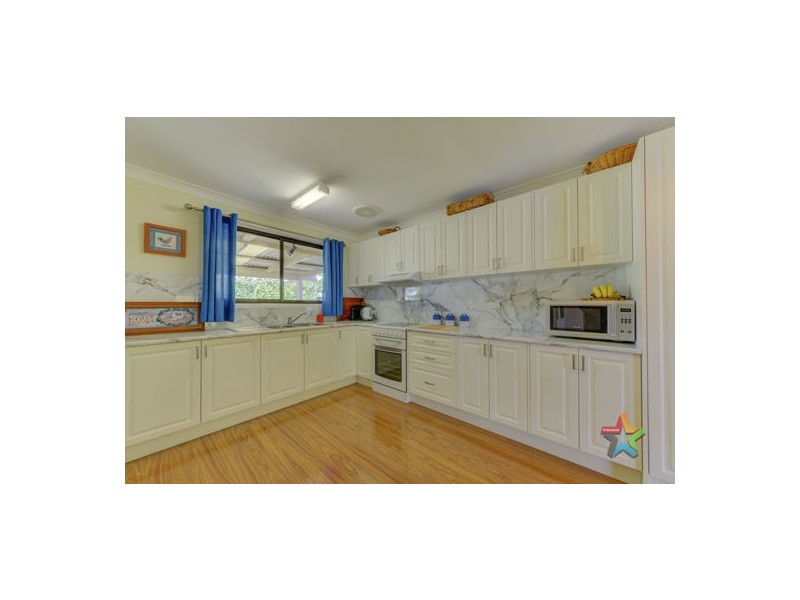 9 Harrier Parade, Tamworth NSW 2340