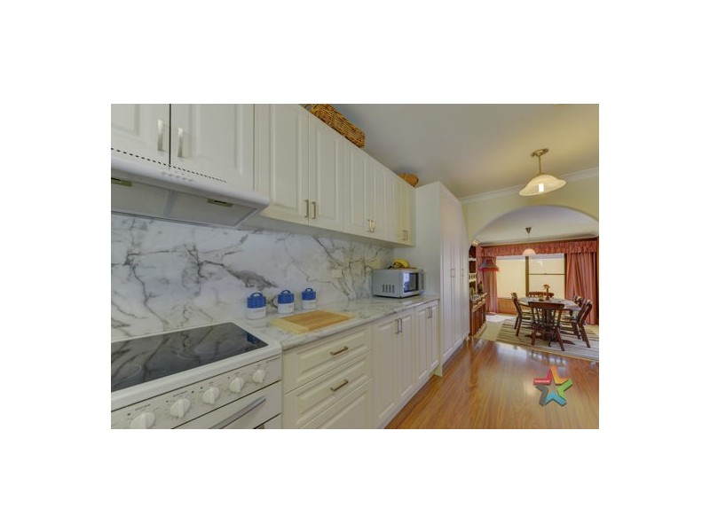 9 Harrier Parade, Tamworth NSW 2340