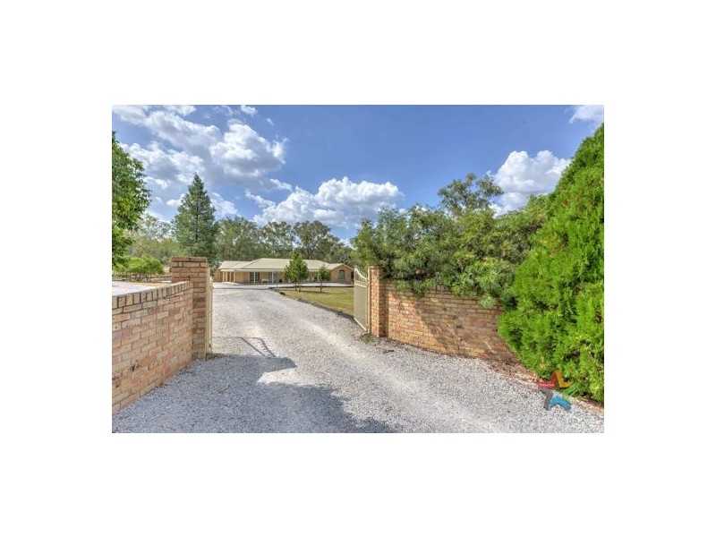 44 Waters Park Drive, Tamworth NSW 2340