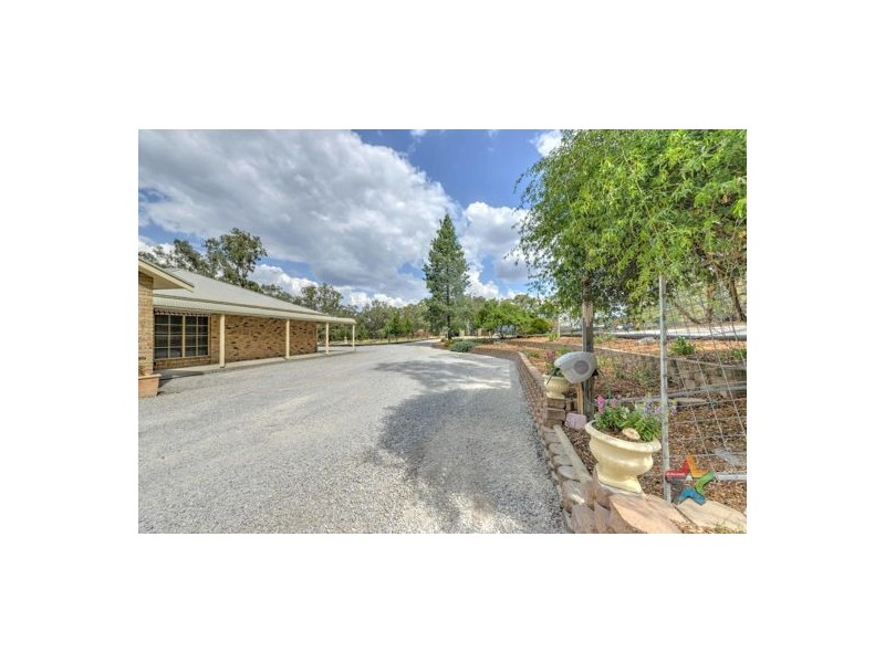 44 Waters Park Drive, Tamworth NSW 2340