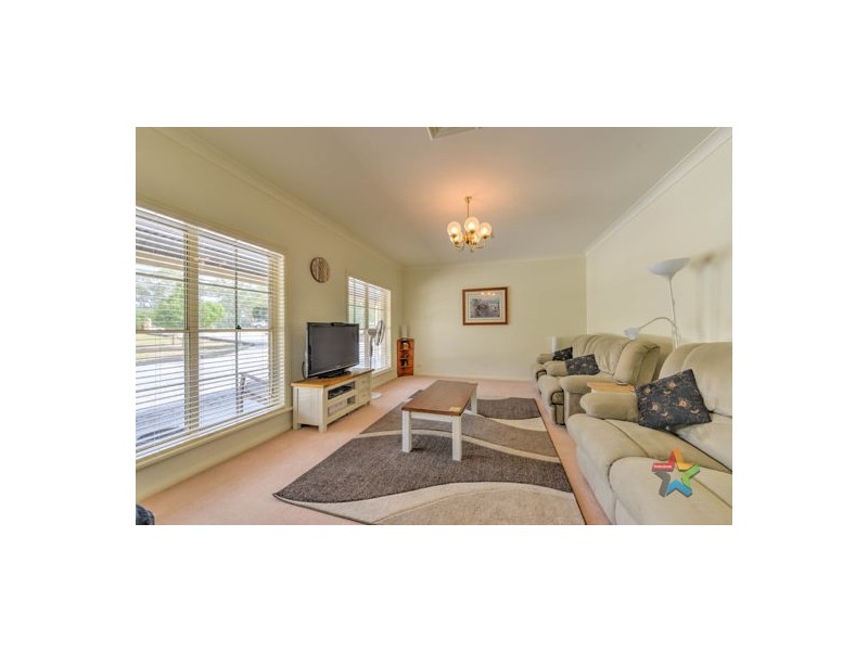 44 Waters Park Drive, Tamworth NSW 2340