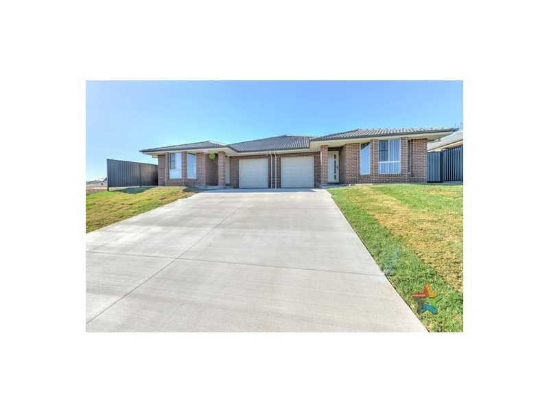 2/3 Francis Avenue, Tamworth NSW 2340
