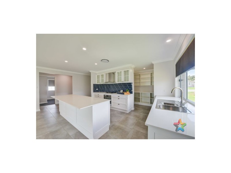 7 Bellas Way, Tamworth NSW 2340