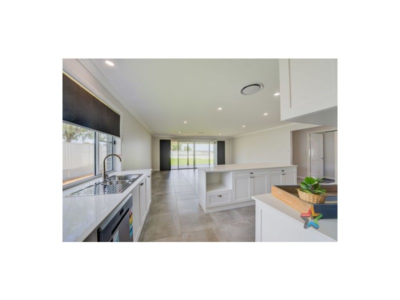 7 Bellas Way, Tamworth NSW 2340