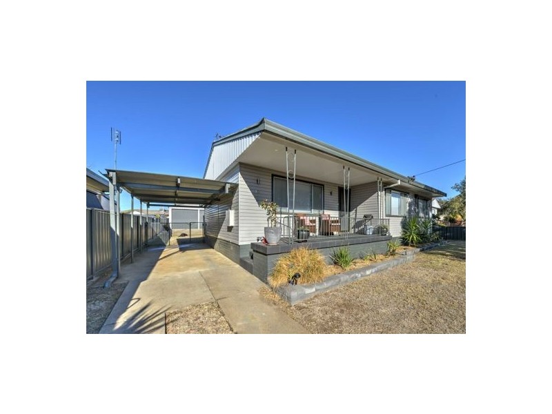 13 Warren Street, Tamworth NSW 2340