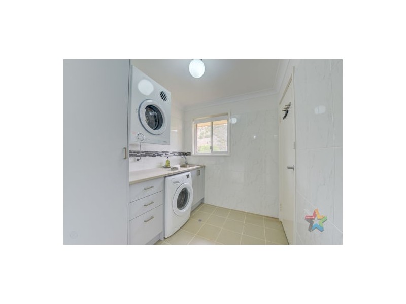 11 Scarborough Close, Tamworth NSW 2340