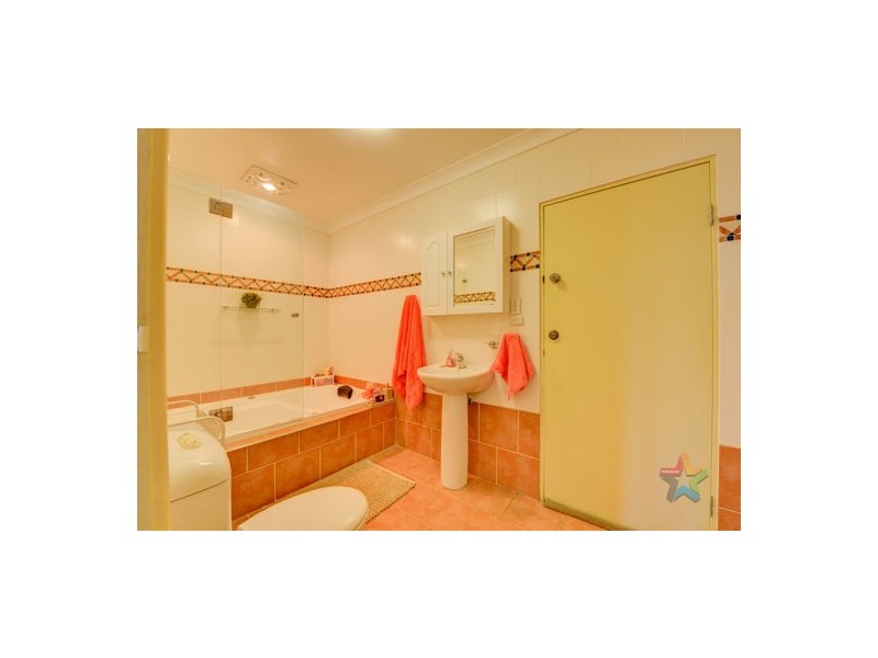 11 Scarborough Close, Tamworth NSW 2340